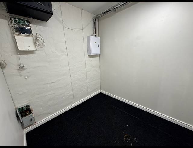 144M² OFFICE TO LET IN GREENSIDE